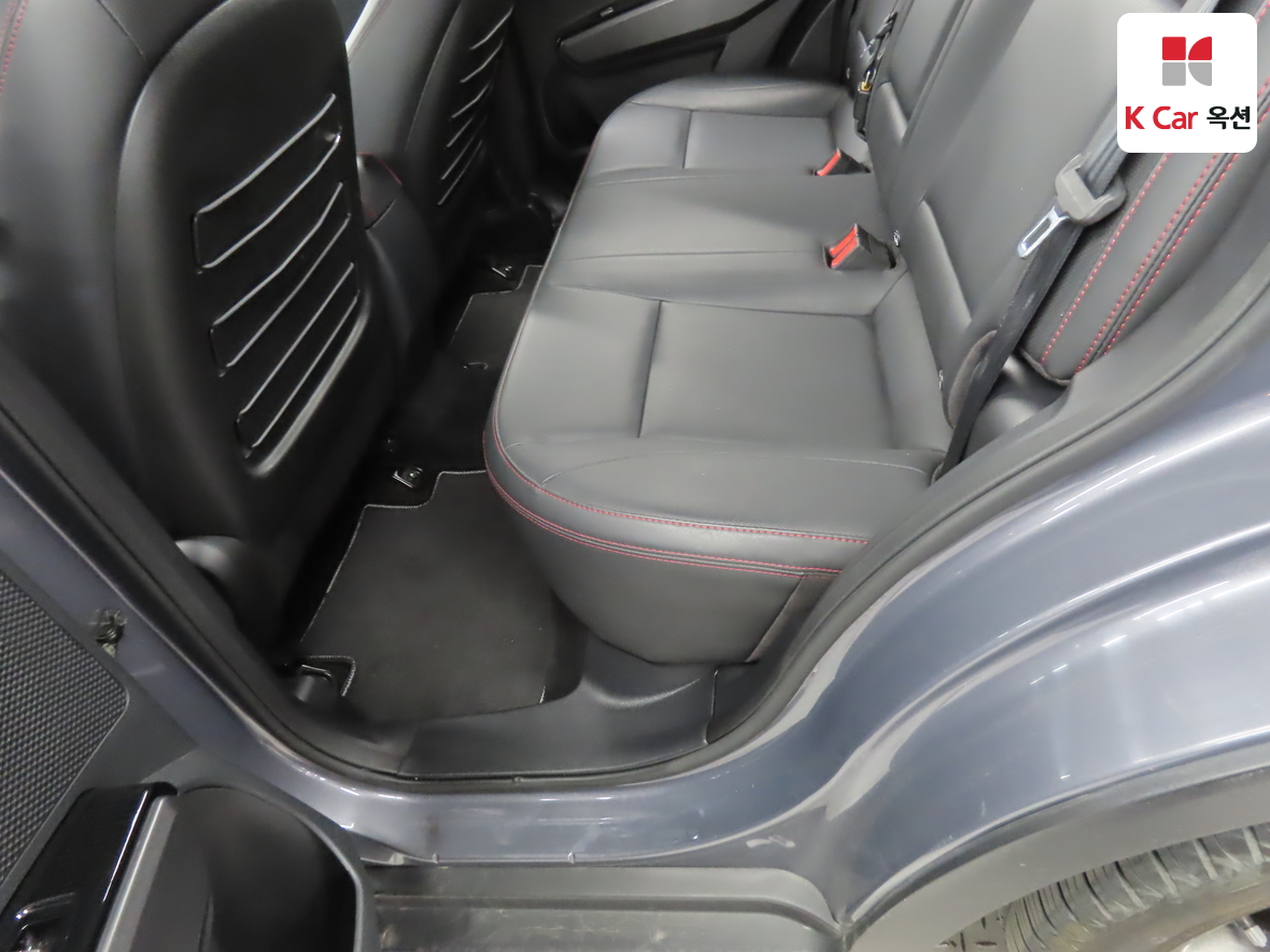 KG Mobility Tivoli 2018 - Image 22