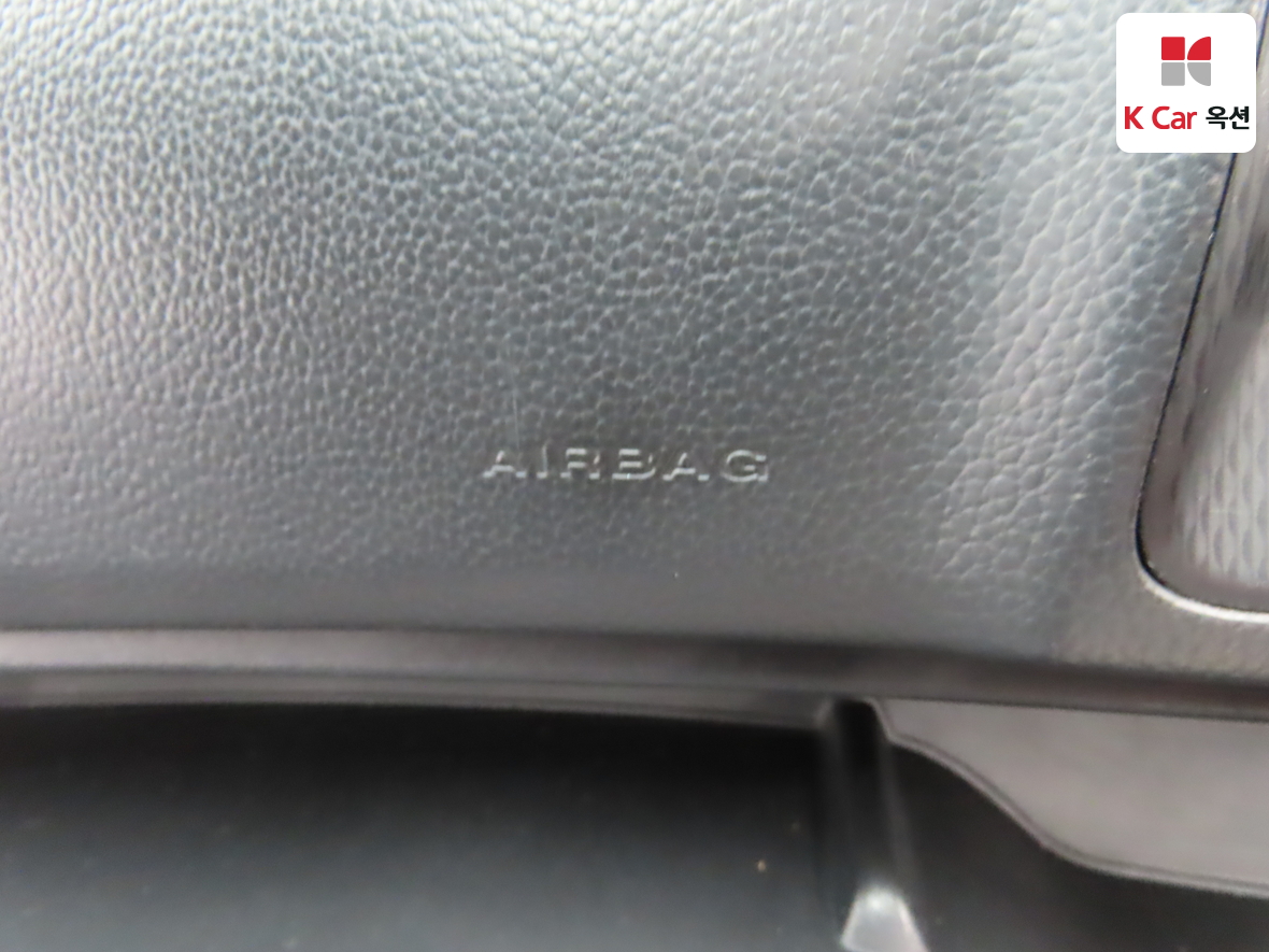 KG Mobility Tivoli 2018 - Image 30