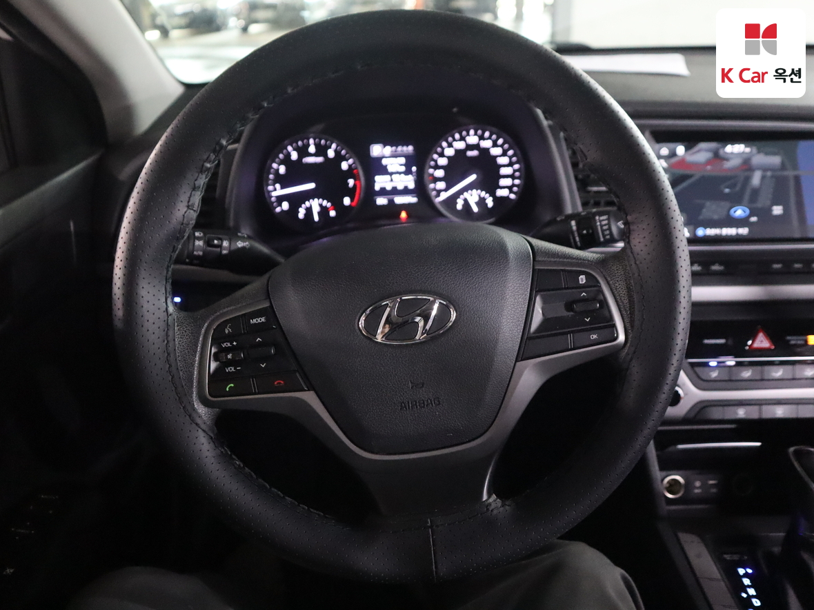 Hyundai Elantra 2018 - Image 10