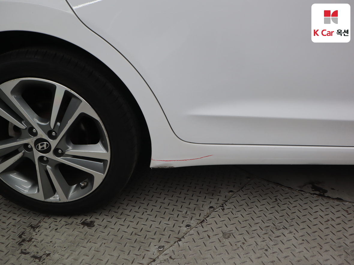 Hyundai Elantra 2018 - Image 42