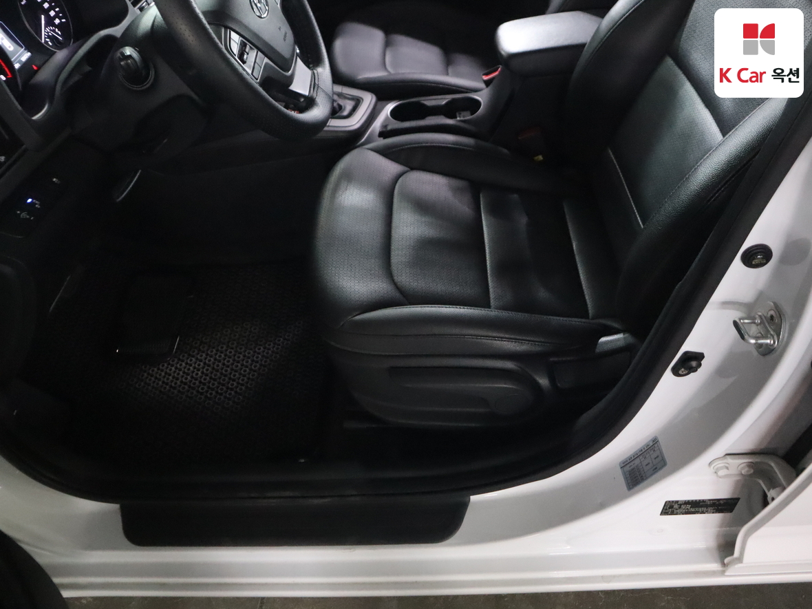 Hyundai Elantra 2018 - Image 19