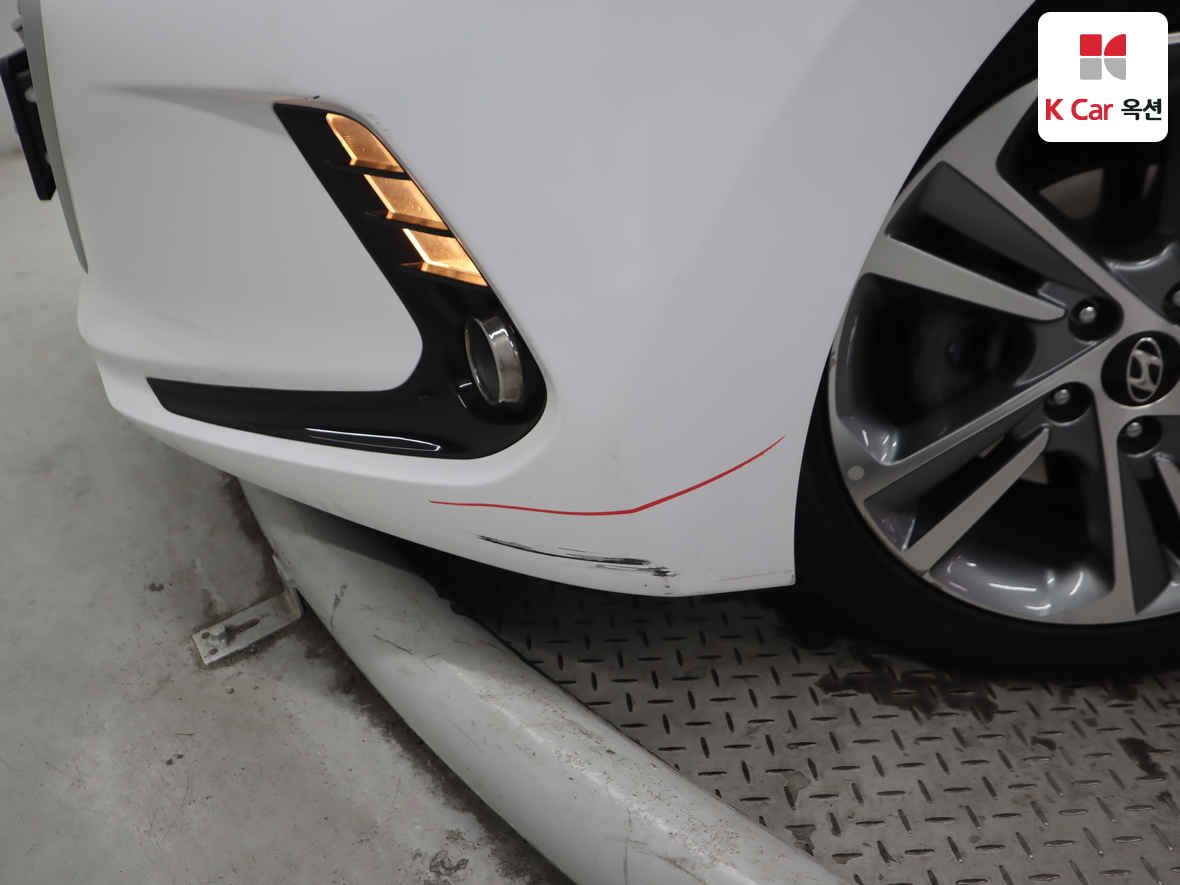 Hyundai Elantra 2018 - Image 35