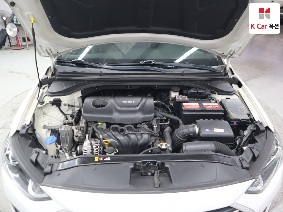 Hyundai Elantra 2018 - Image 33