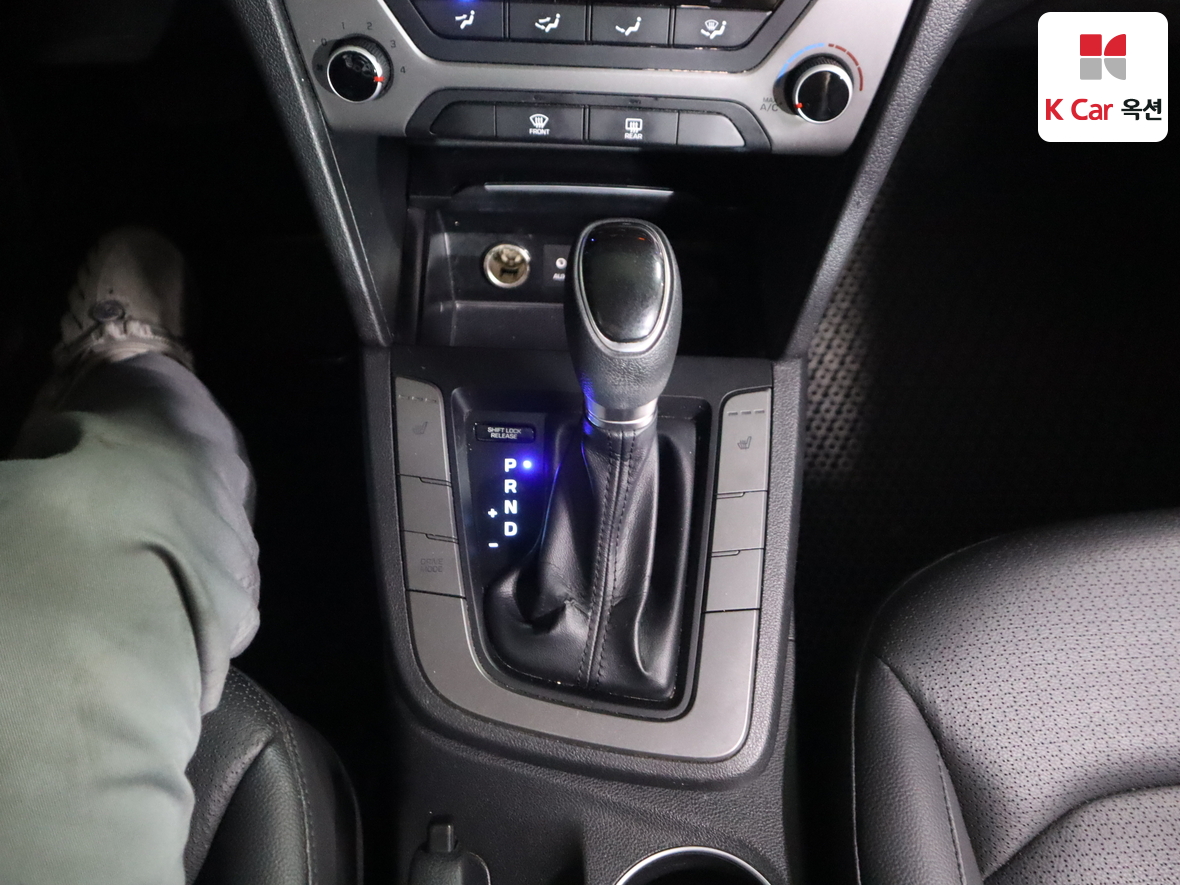 Hyundai Elantra 2018 - Image 17