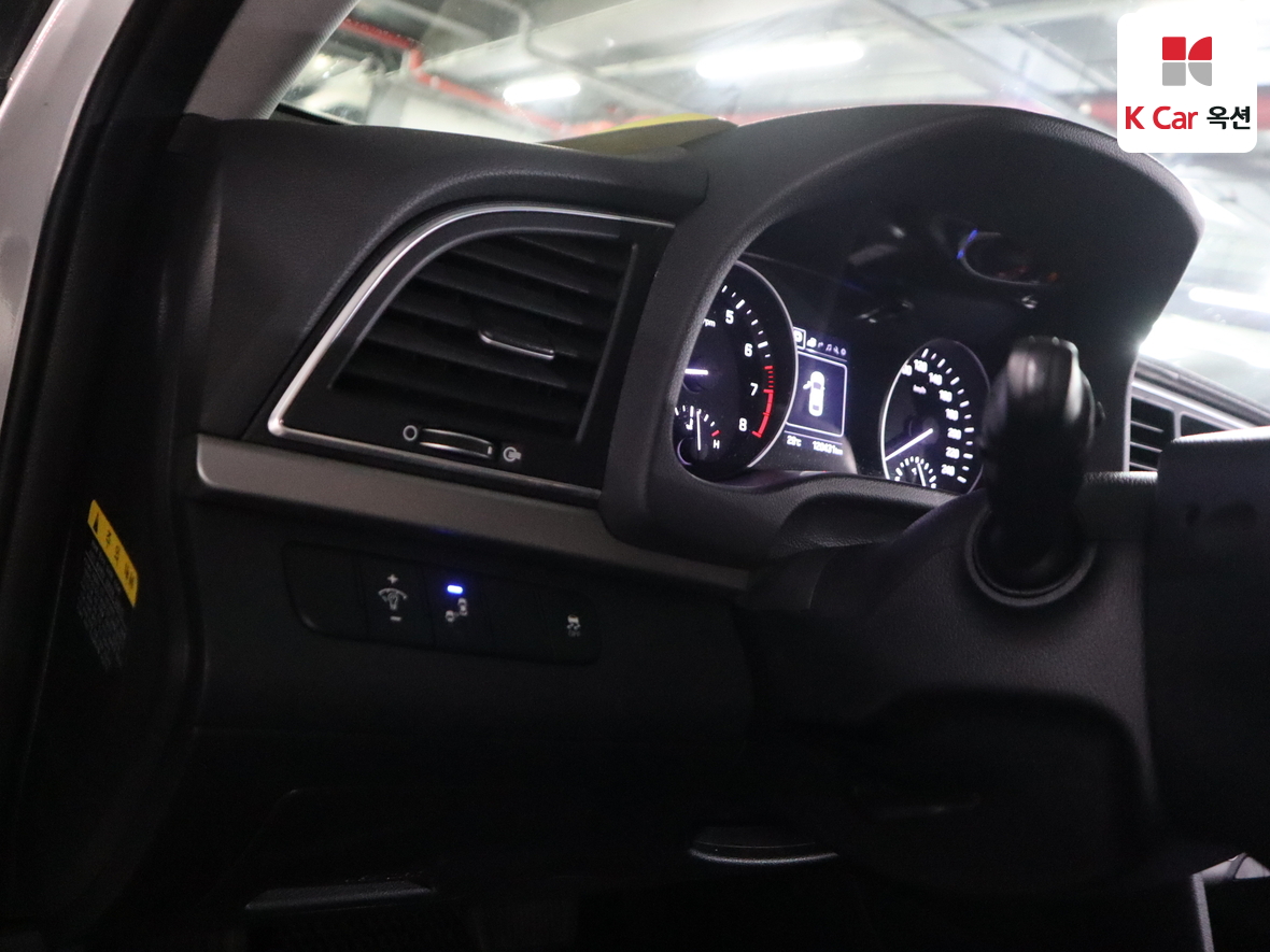 Hyundai Elantra 2018 - Image 9