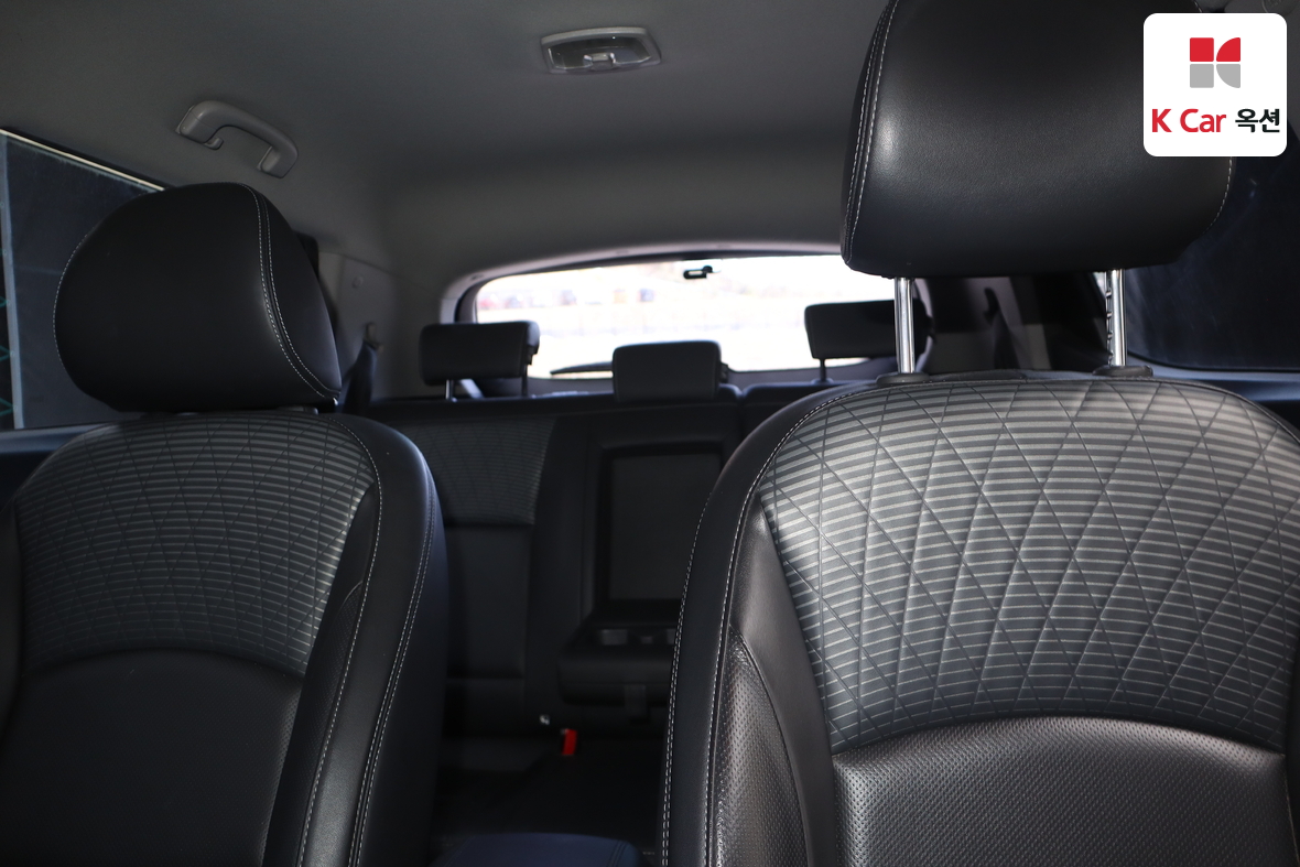 KG Mobility Tivoli 2018 - Image 19