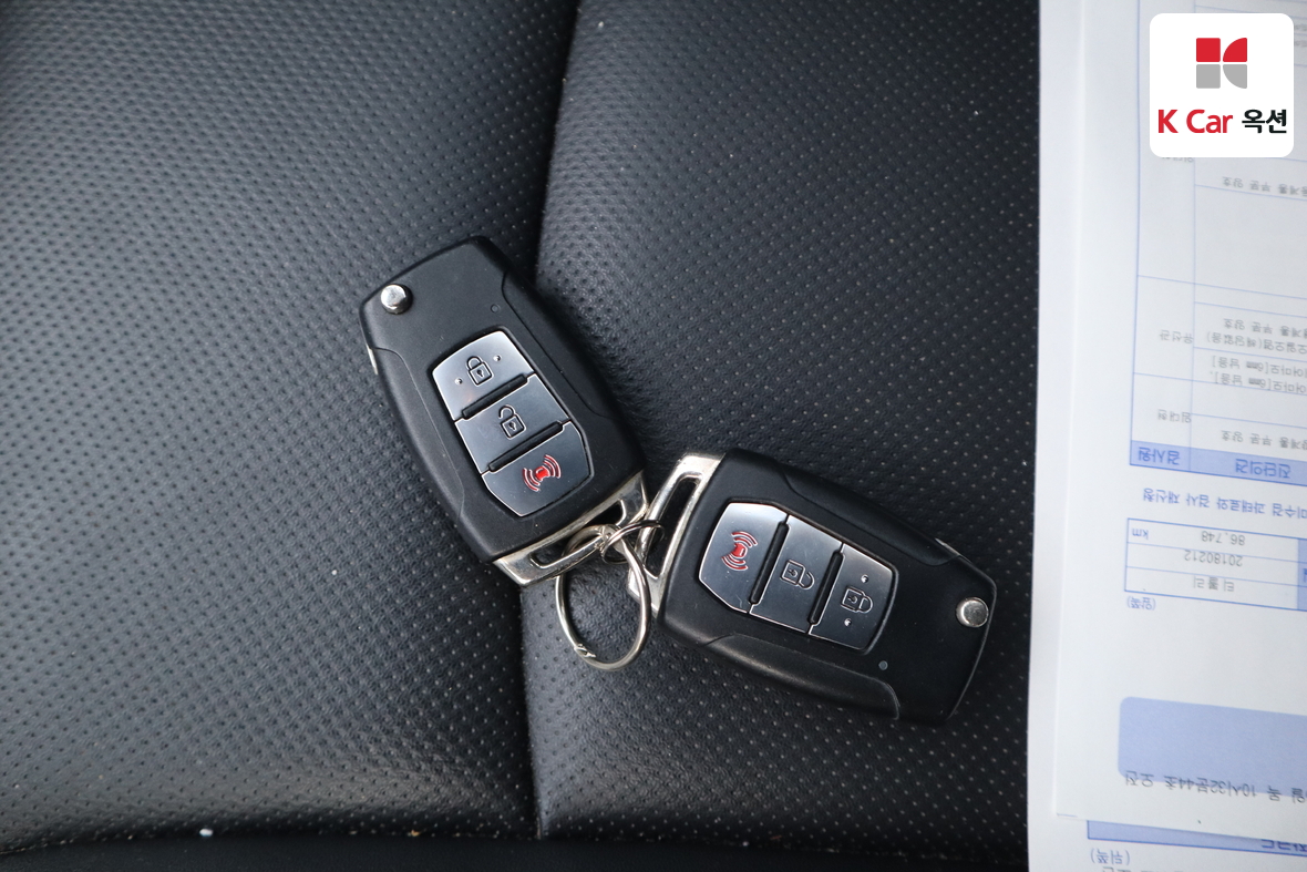 KG Mobility Tivoli 2018 - Image 17