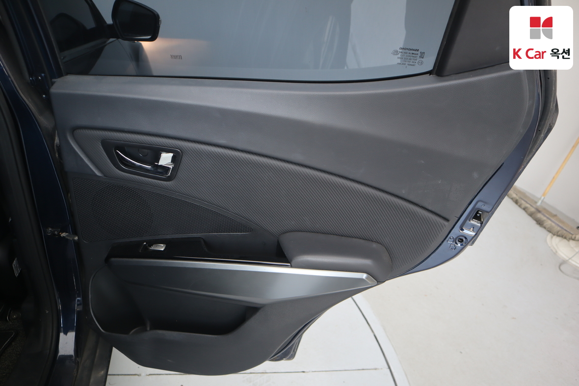 KG Mobility Tivoli 2018 - Image 27