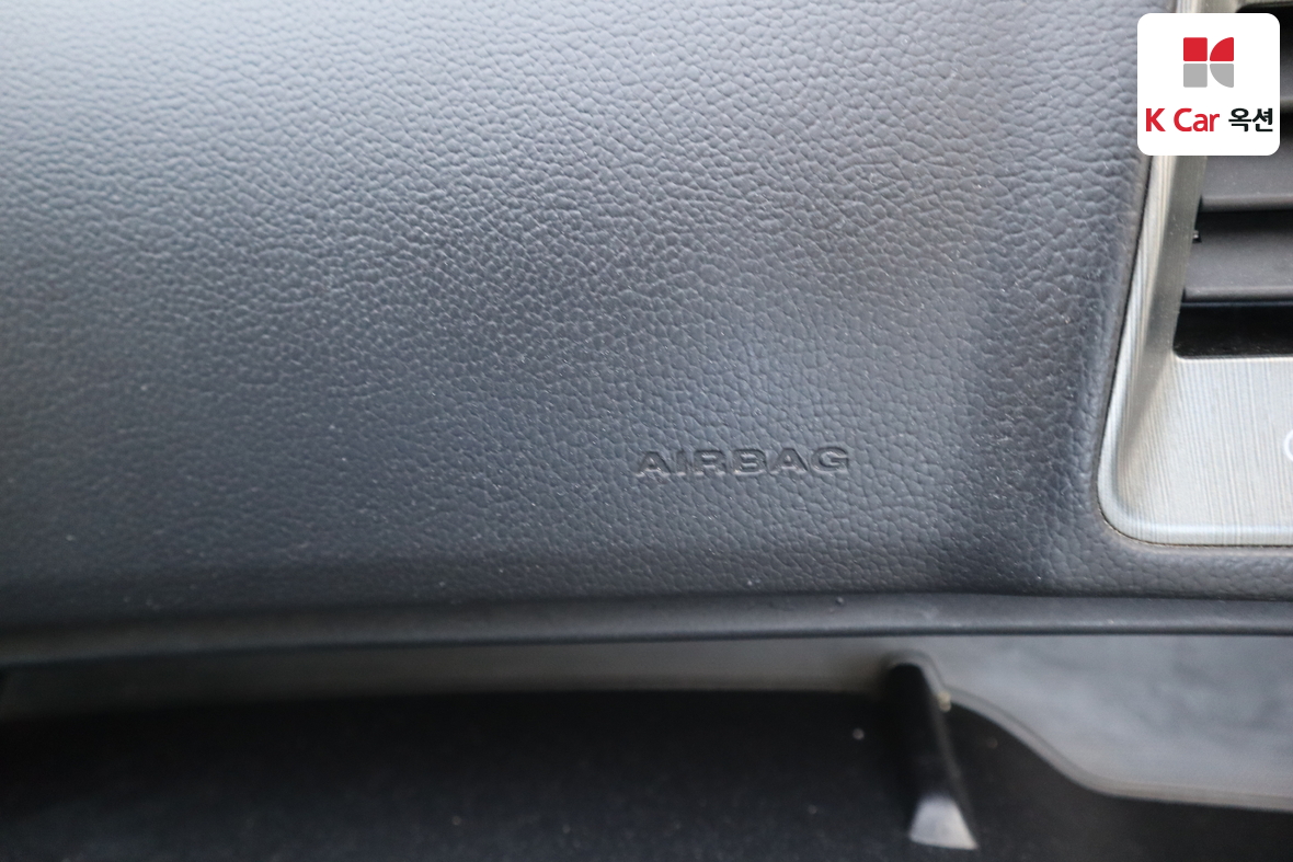 KG Mobility Tivoli 2018 - Image 31