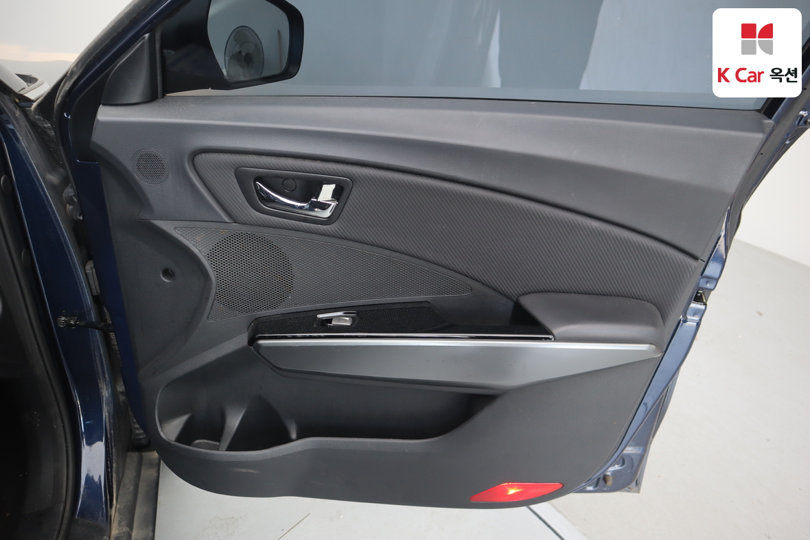 KG Mobility Tivoli 2018 - Image 29