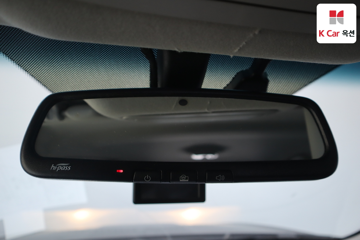 KG Mobility Tivoli 2018 - Image 12