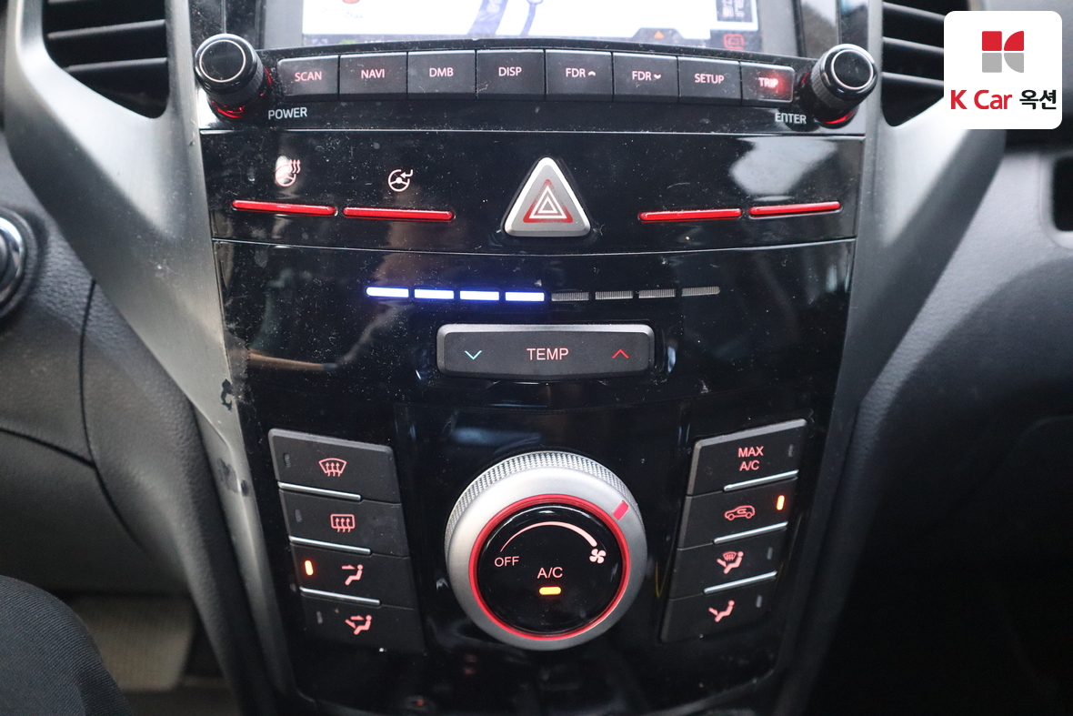 KG Mobility Tivoli 2018 - Image 14