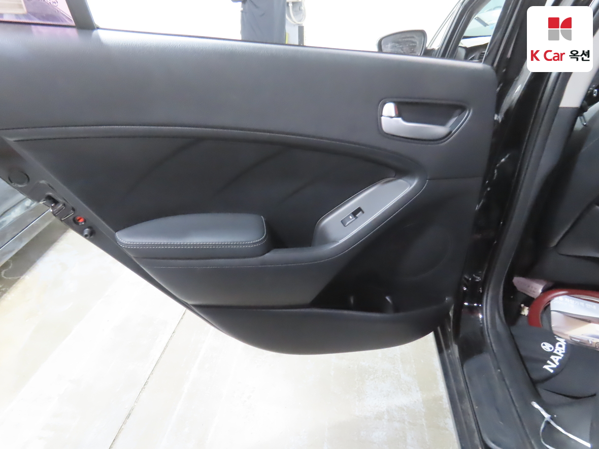 Kia K3 2015 - Image 22