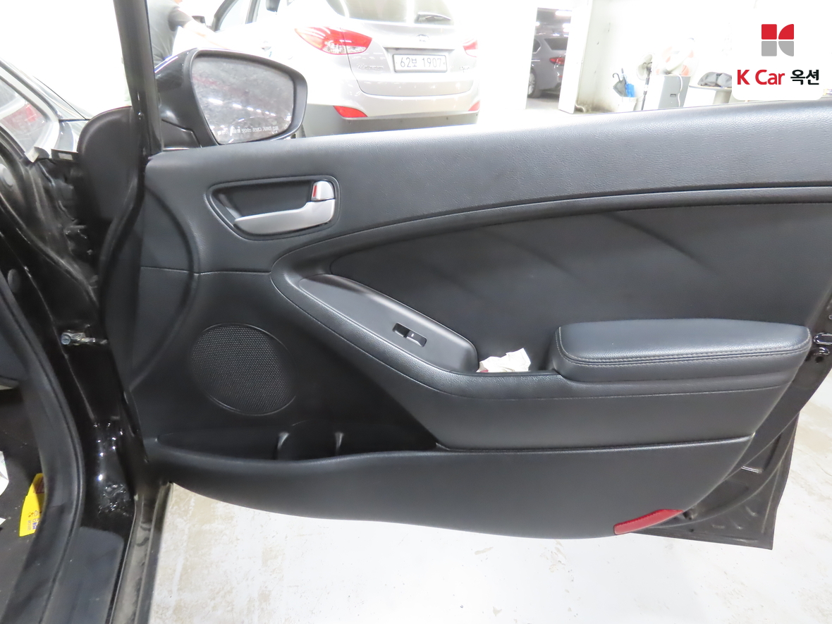 Kia K3 2015 - Image 28