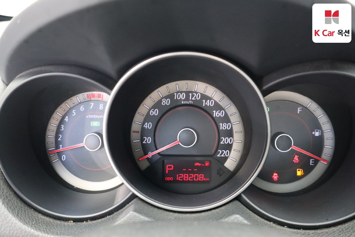 كيا فورتي 2011 - صورة 5