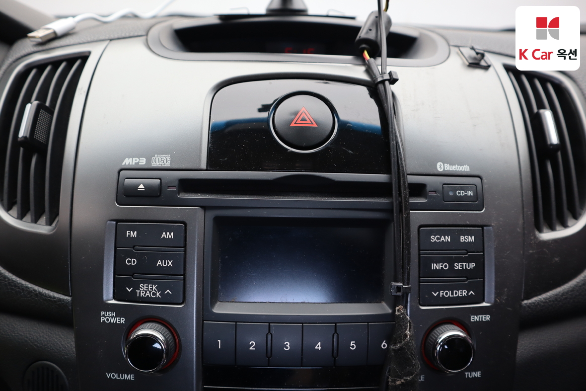 كيا فورتي 2011 - صورة 13