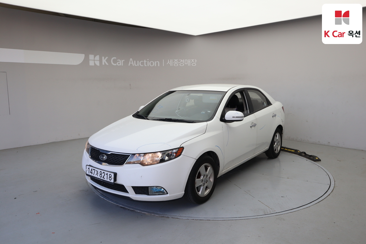 كيا فورتي 2011 - صورة 1