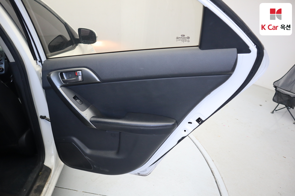 كيا فورتي 2011 - صورة 26