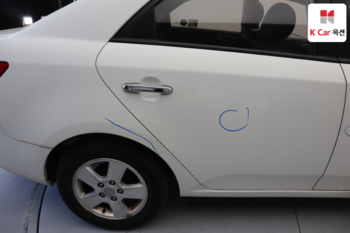 كيا فورتي 2011 - صورة 43