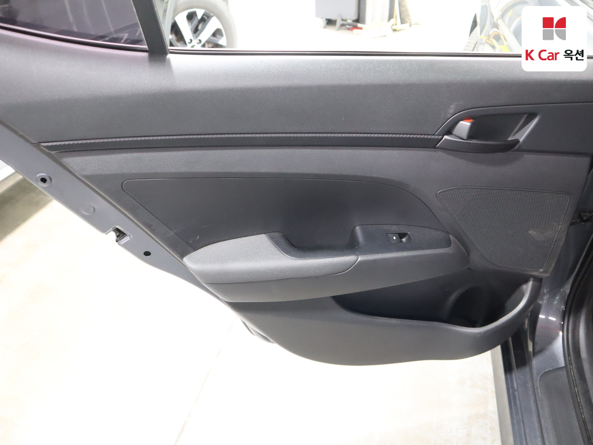 هيونداي إلانترا 2017 - صورة 20