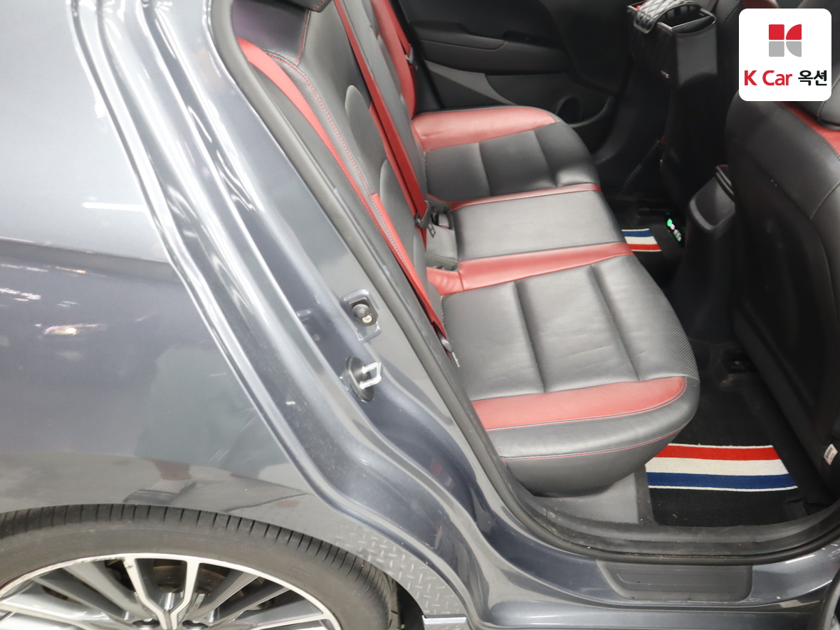 هيونداي إلانترا 2017 - صورة 26