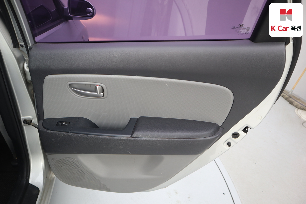 Hyundai Elantra 2009 - Image 25