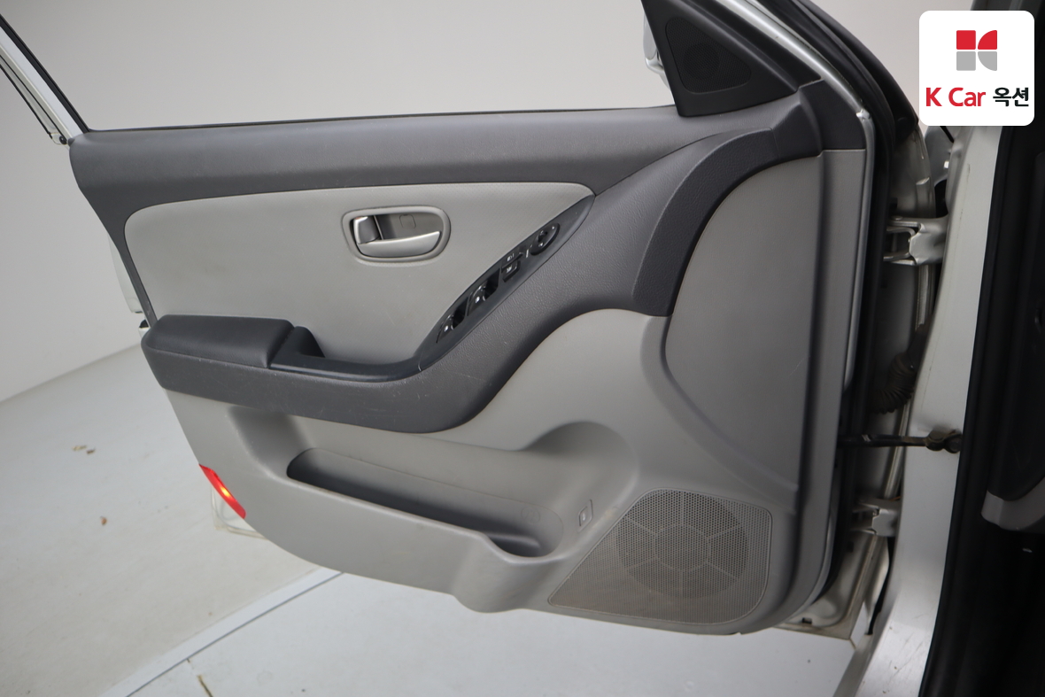 Hyundai Elantra 2009 - Image 8