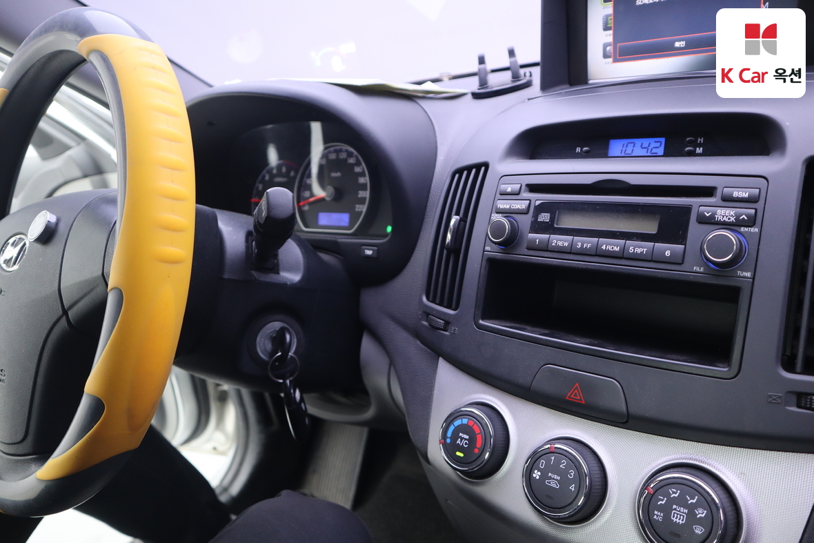 Hyundai Elantra 2009 - Image 11