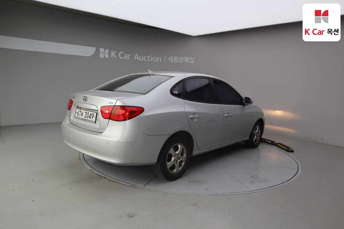 Hyundai Elantra 2009 - Image 2