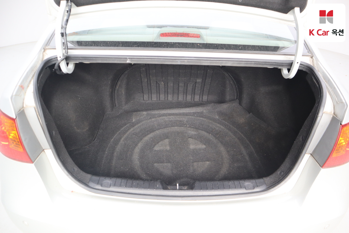 Hyundai Elantra 2009 - Image 24