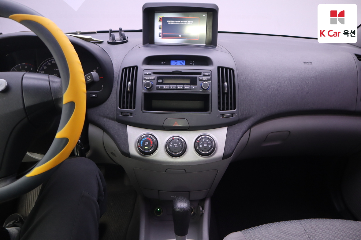 Hyundai Elantra 2009 - Image 6