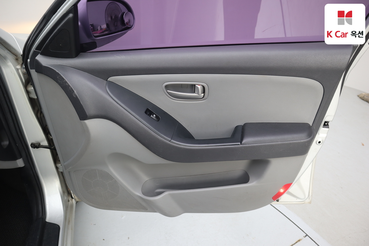 Hyundai Elantra 2009 - Image 27