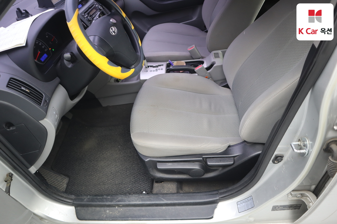 Hyundai Elantra 2009 - Image 19