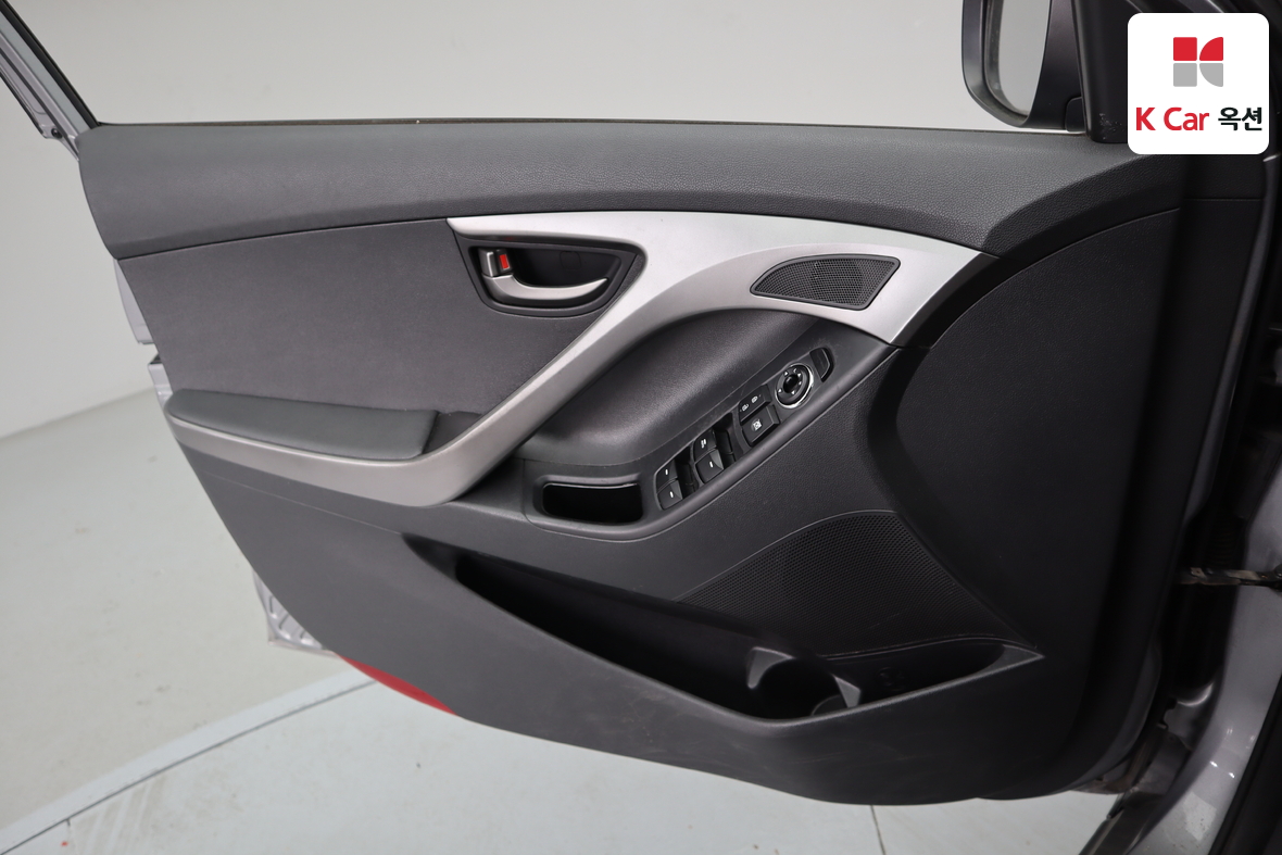 هيونداي إلانترا 2012 - صورة 8