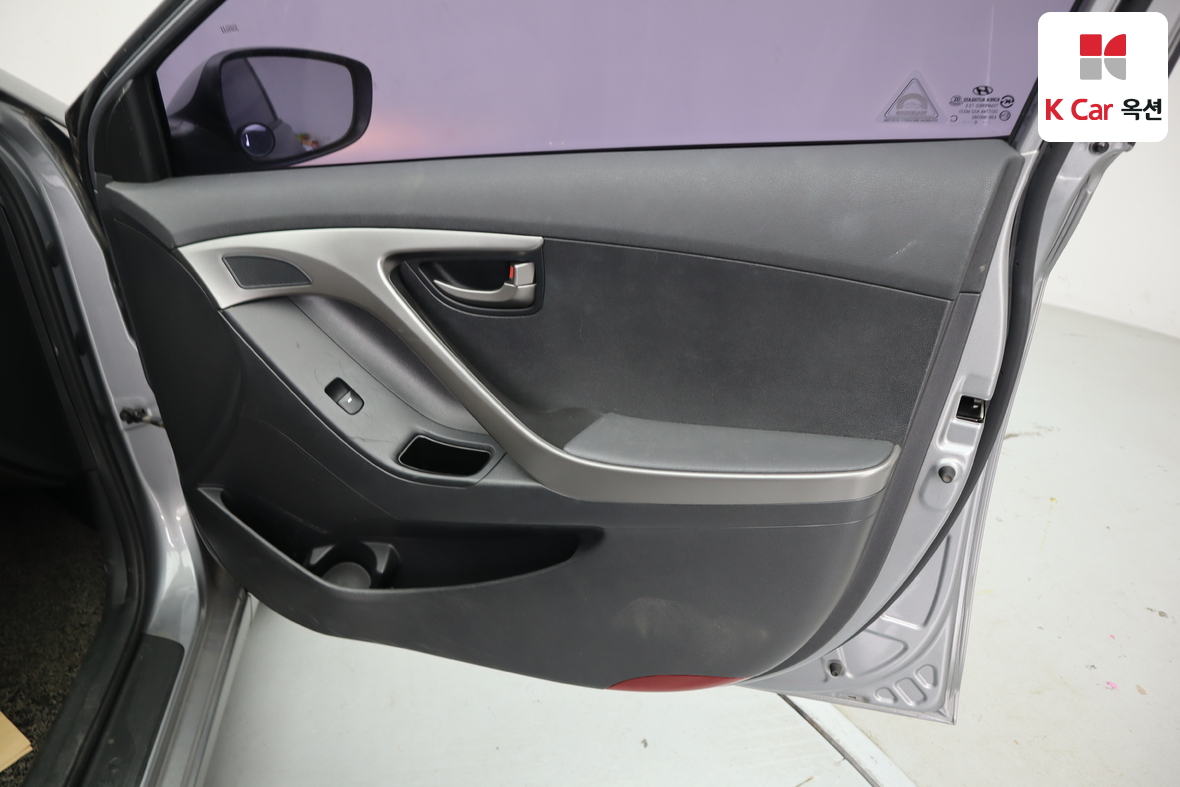 هيونداي إلانترا 2012 - صورة 26