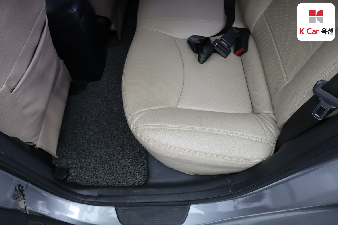 هيونداي إلانترا 2012 - صورة 21