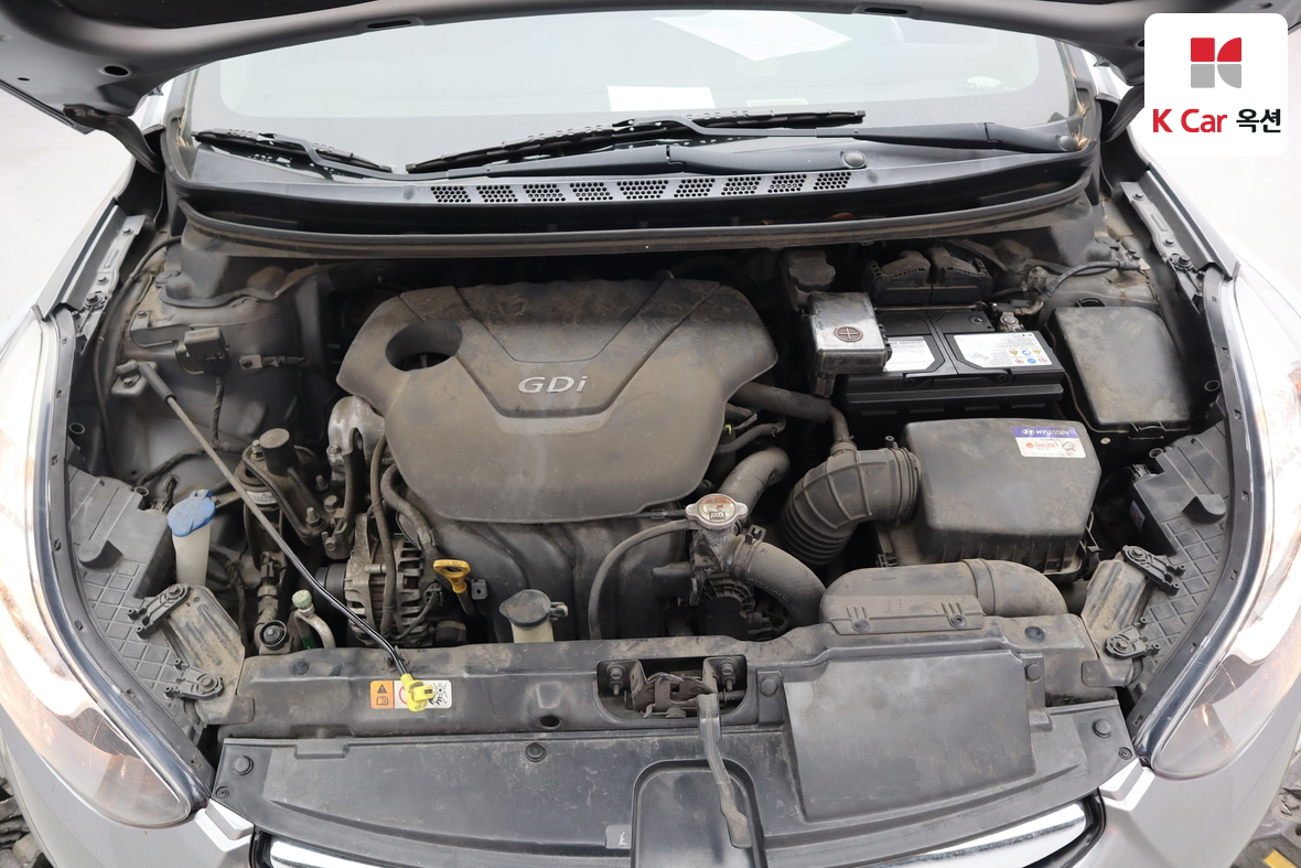 هيونداي إلانترا 2012 - صورة 30