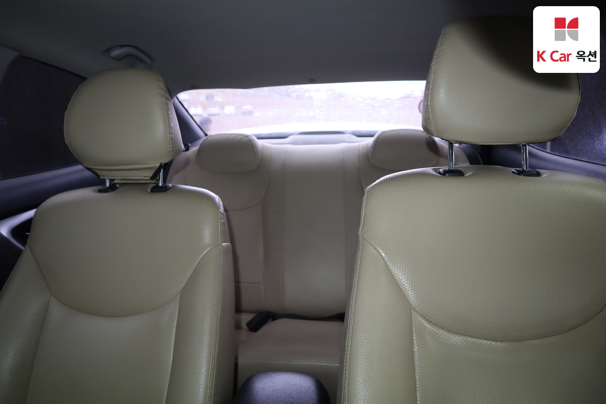 هيونداي إلانترا 2012 - صورة 17