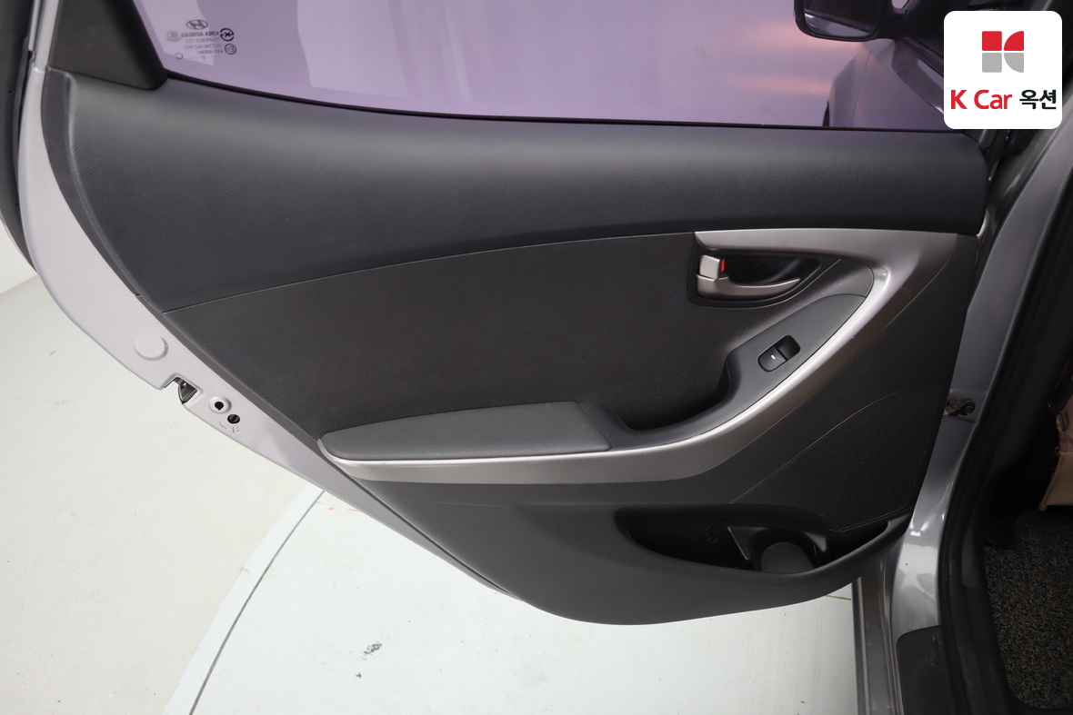 هيونداي إلانترا 2012 - صورة 20