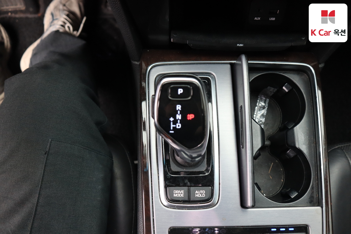 هيونداي إيكوس 2015 - صورة 15