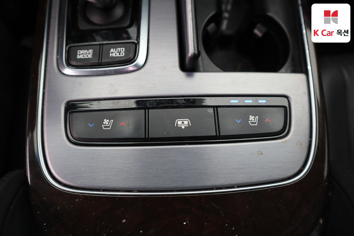 هيونداي إيكوس 2015 - صورة 16