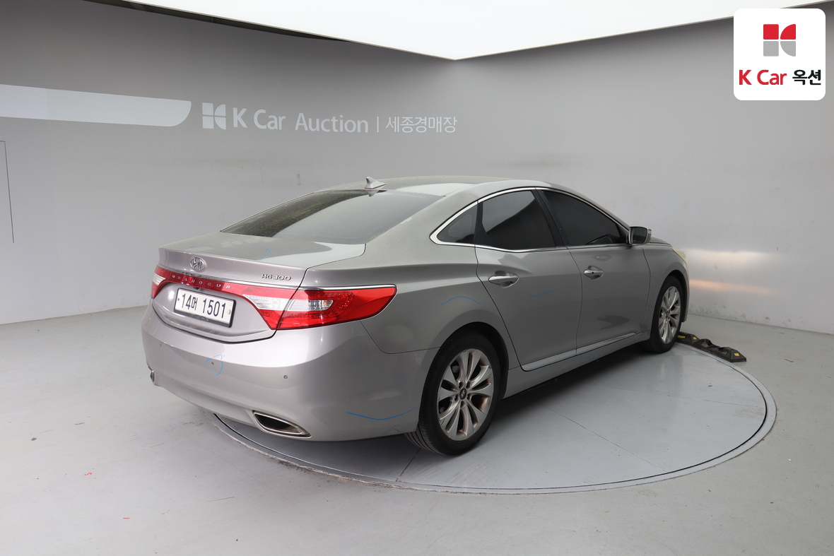 هيونداي أزيرا 2011 - صورة 2