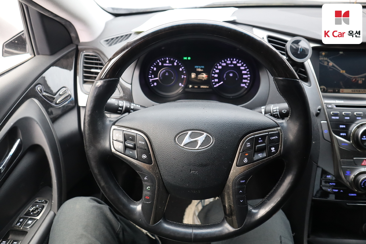 هيونداي أزيرا 2011 - صورة 10