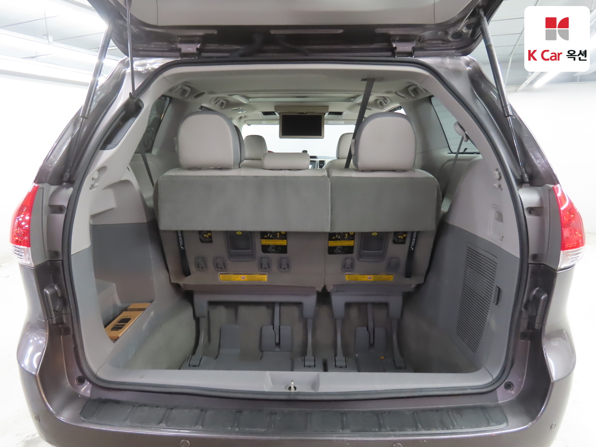 Toyota Sienna - 28