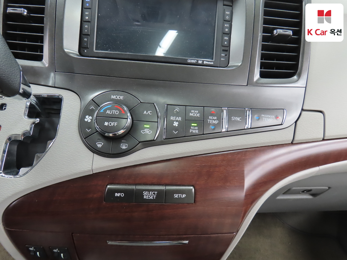 Toyota Sienna - 16