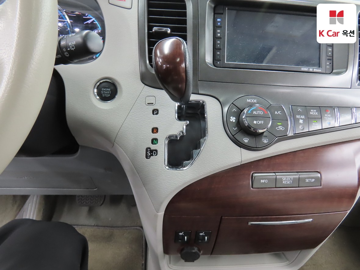 Toyota Sienna - 17