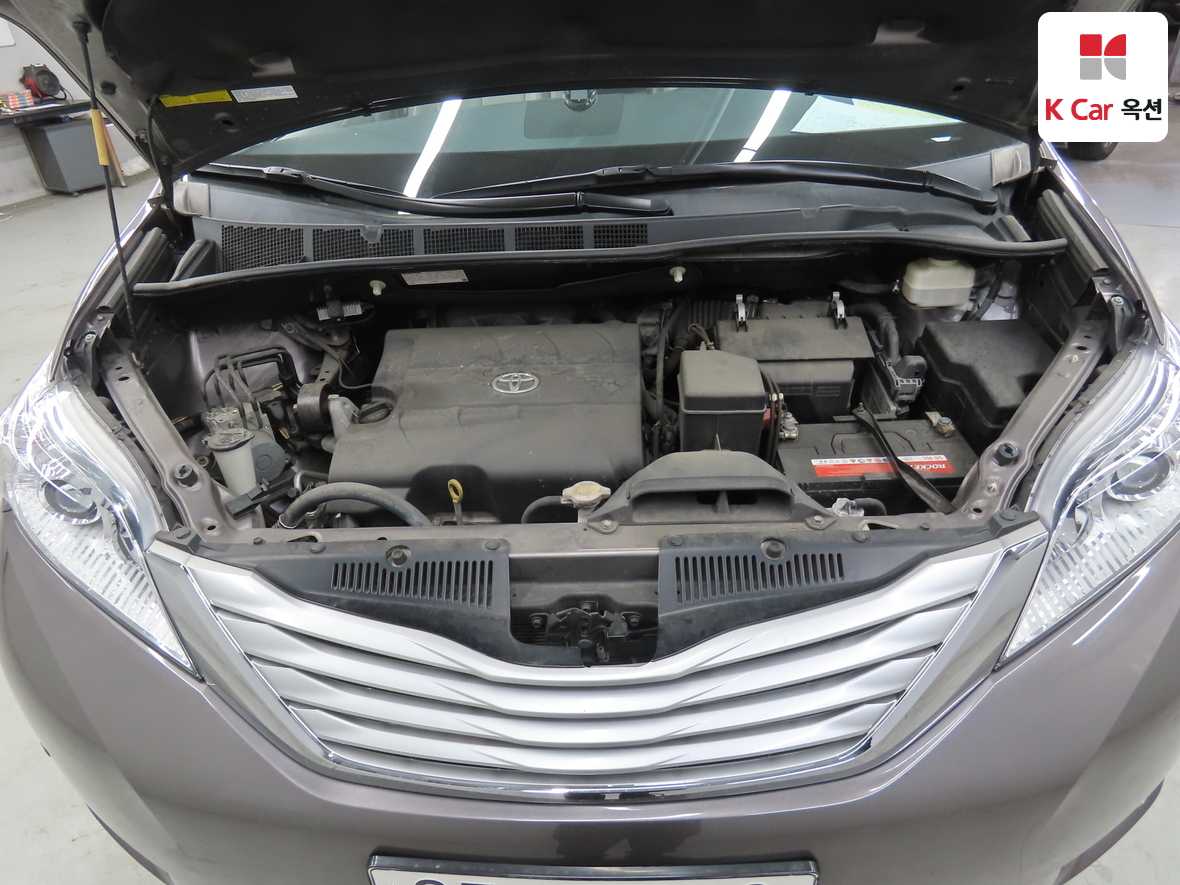 Toyota Sienna - 35