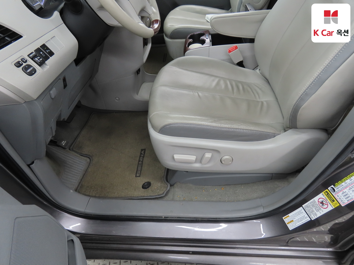 Toyota Sienna - 19