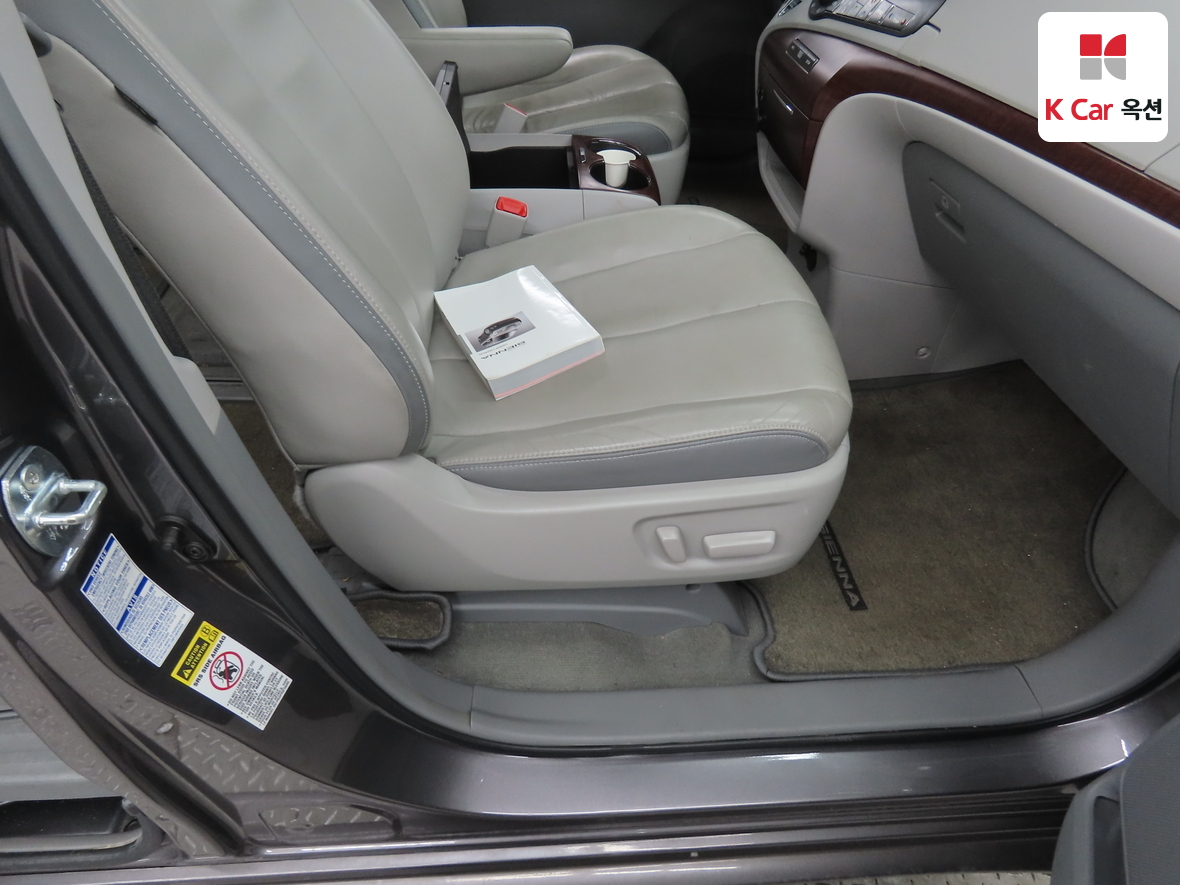 Toyota Sienna - 32