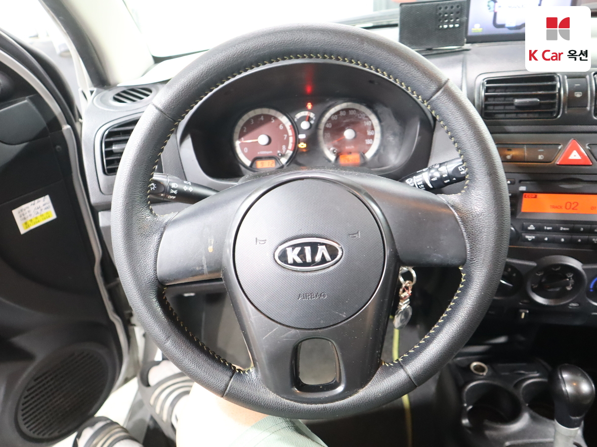 Kia Morning 2011 - Image 10